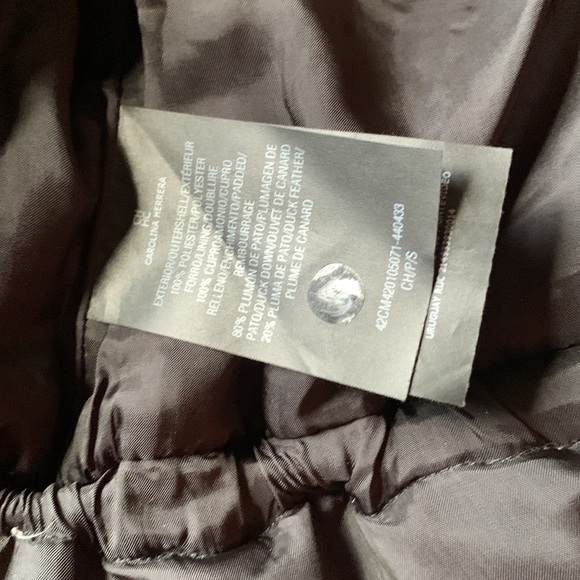 Carolina Herrera womens puffer jacket - Picture 7 of 9